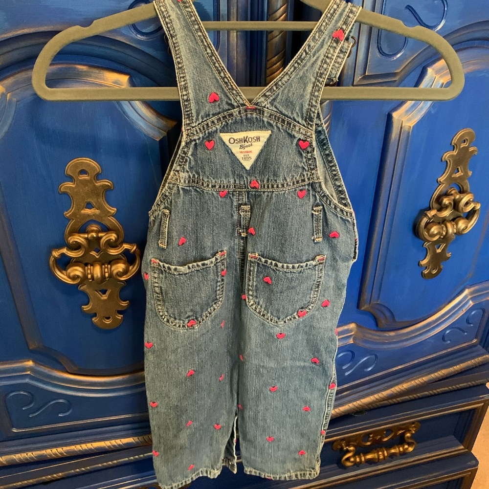 ⭐️ OshKosh B’gosh Heart Novelty Overalls 18 mo - Picture 2 of 2